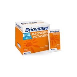 Primo piano di Briovitase Orange Magnesio e Potassio Gusto Arancia 30 Bustine