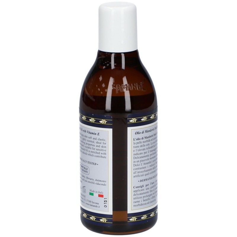 Dettaglio del packaging di L'Amande Marseille Olio Mandorle Dolci Profumato per Pelle Morbida 250ml Dettaglio del packaging di L'Amande Marseille Olio Mandorle Dolci Profumato per Pelle Morbida 250ml