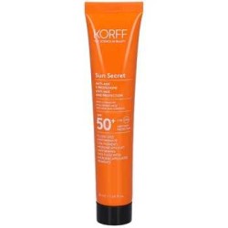 Primo piano di Korff Sun Secret Fluido Viso Uniformante 02 Dark SPF50+ Protezione 50 ml Primo piano di Korff Sun Secret Fluido Viso Uniformante 02 Dark SPF50+ Protezione 50 ml