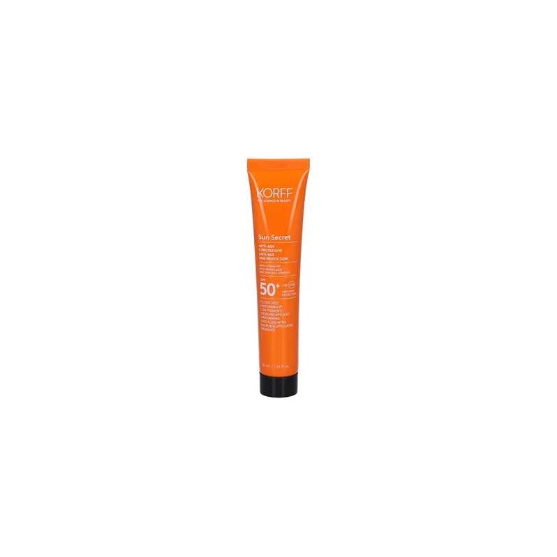 Primo piano di Korff Sun Secret Fluido Viso Uniformante 02 Dark SPF50+ Protezione 50 ml Primo piano di Korff Sun Secret Fluido Viso Uniformante 02 Dark SPF50+ Protezione 50 ml