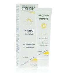 Dettaglio del packaging di Synchroline Thiospot Intensive crema schiarente per macchie 30ml Dettaglio del packaging di Synchroline Thiospot Intensive crema schiarente per macchie 30ml