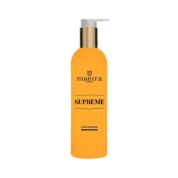Primo piano di Mantra Cosmetics Supreme Luxe Bronzer Lozione Abbronzante per Abbronzatura Intensa 200ml Primo piano di Mantra Cosmetics Supreme Luxe Bronzer Lozione Abbronzante per Abbronzatura Intensa 200ml