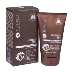 Primo piano di Alkemilla Crema Solare Alta Protezione Spf50+ per Viso e Corpo 150ml Primo piano di Alkemilla Crema Solare Alta Protezione Spf50+ per Viso e Corpo 150ml