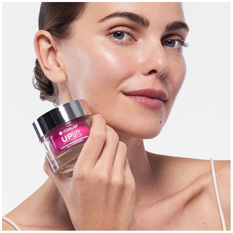 applicazione Veralab Uplift Crema Viso Rimpolpante Illuminante 50ml