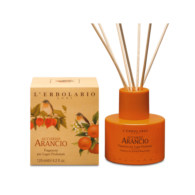 confezione di L’Erbolario Accordo Arancio Fragranza Per Legni Profumati Confezione 125ml confezione di L’Erbolario Accordo Arancio Fragranza Per Legni Profumati Confezione 125ml