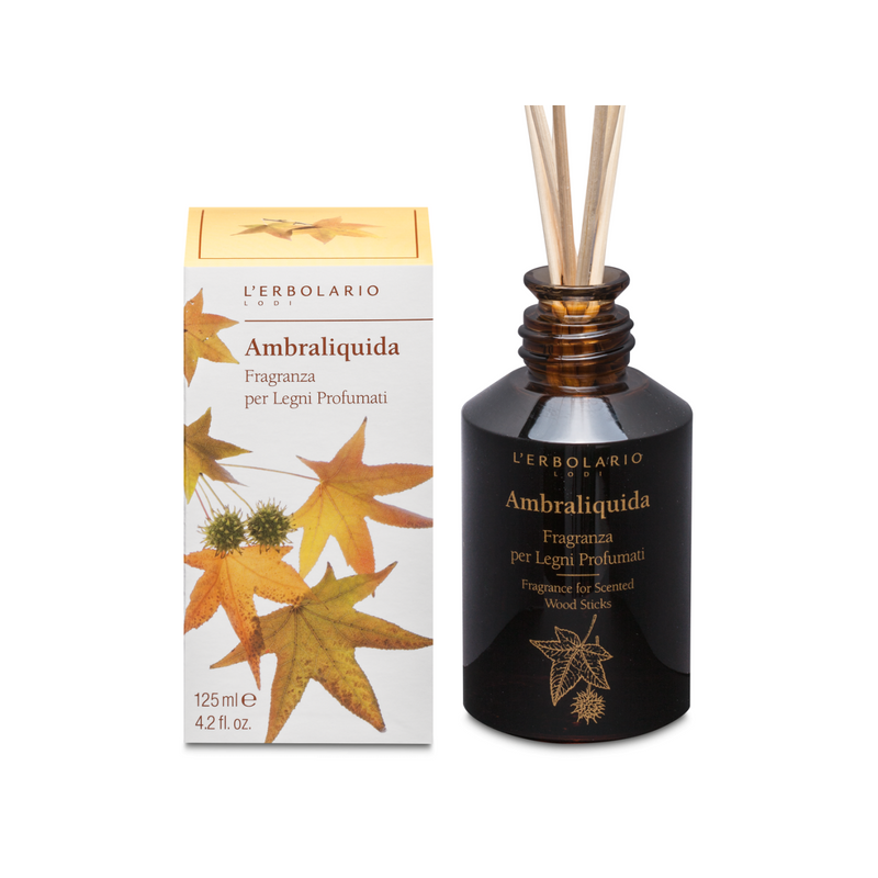 confezione di L’Erbolario Ambraliquida Fragranza Per Legni Profumati Confezione 125ml confezione di L’Erbolario Ambraliquida Fragranza Per Legni Profumati Confezione 125ml