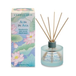 confezione di L’Erbolario Alba In Asia Fragranza per Legni Profumati Confezione 120ml confezione di L’Erbolario Alba In Asia Fragranza per Legni Profumati Confezione 120ml