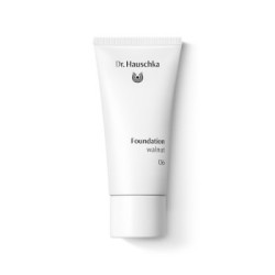 Formato di Dr. Hauschka Foundation 06 Walnut fondotinta naturale per incarnato uniforme 30ml