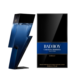 foto di Carolina Herrera Bad Boy Cobalt Eau de Parfum per Uomo, Profumo Aromatico e Speziato Spray 50 ml foto di Carolina Herrera Bad Boy Cobalt Eau de Parfum per Uomo, Profumo Aromatico e Speziato Spray 50 ml