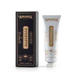 Formato di L'Amande Crema Mani Oli Essenziali Biologici Idratante 75 ml Formato di L'Amande Crema Mani Oli Essenziali Biologici Idratante 75 ml
