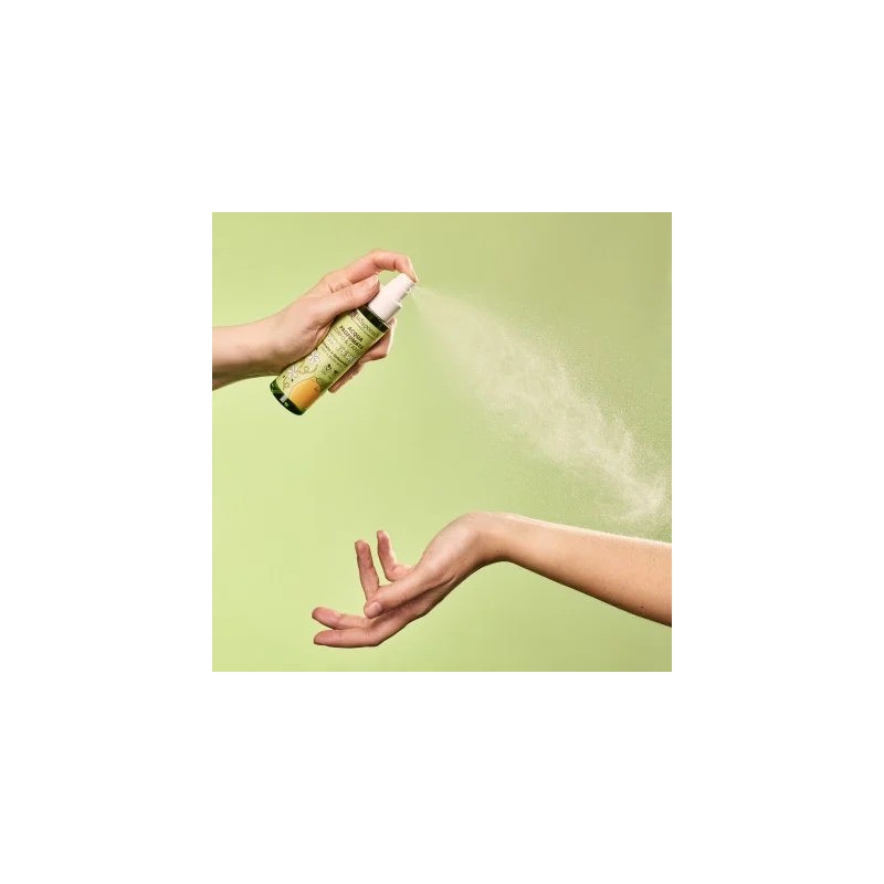 Spray di La Saponaria Raggio di Sole Limone e Gelsomino Acqua Profumata Corpo e Capelli 100 ml Spray di La Saponaria Raggio di Sole Limone e Gelsomino Acqua Profumata Corpo e Capelli 100 ml