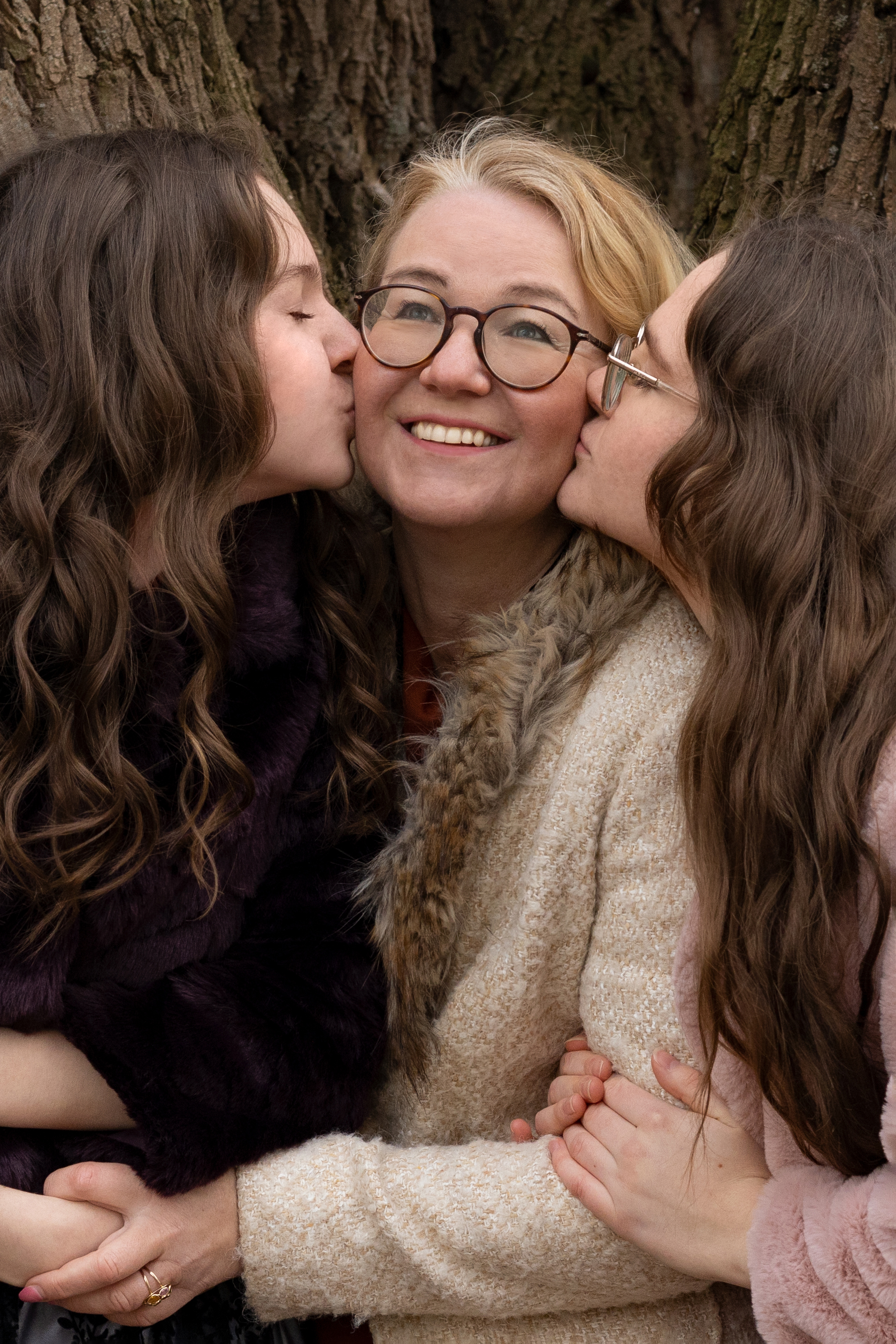 Foto della dottoressa Lucie Kotlářová con le figlie
